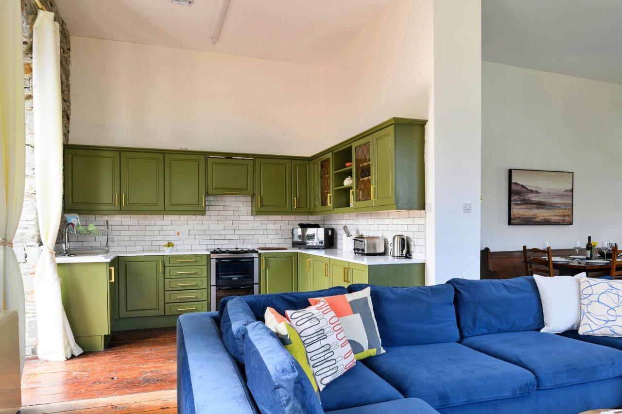 Finest Retreats - Luxury Converted Chapel With Hot Tub & Games Room Dinas Mawddwy Exteriör bild